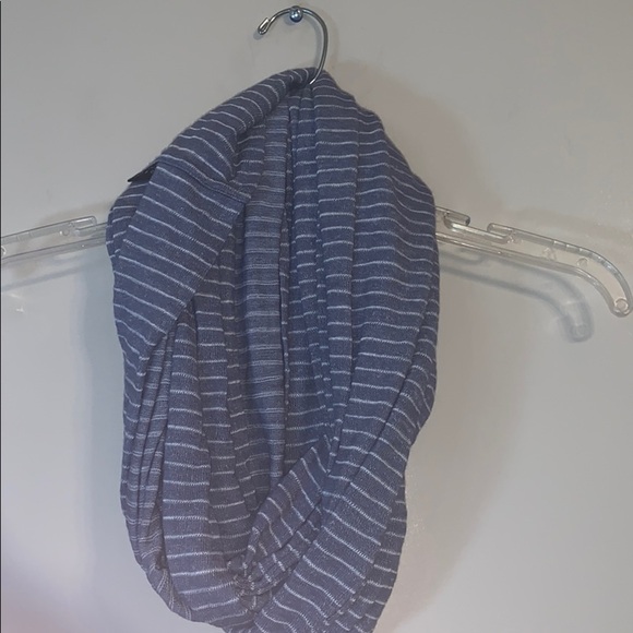 Collection By Bobeau Infinity Scarf - Picture 3 of 3